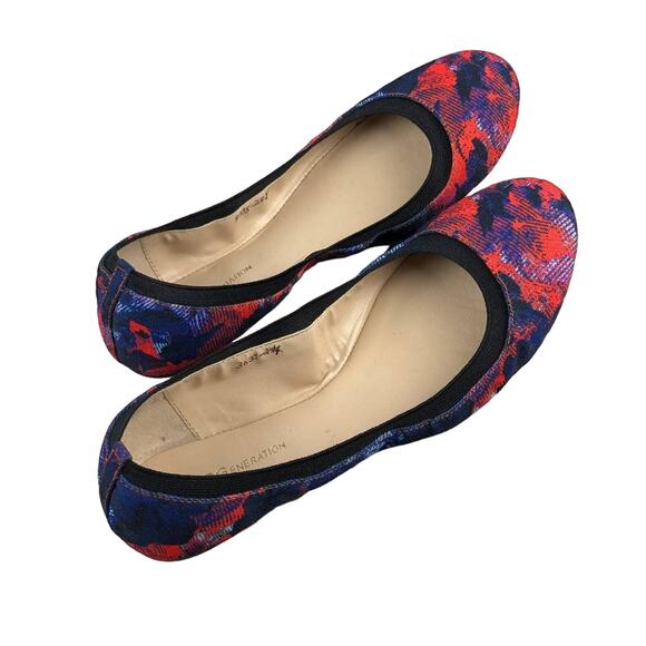 BCBGeneration Red Blue Black Abstract Moneli Ballet Flat Slip On Round Toe Shoes - Picture 3 of 11